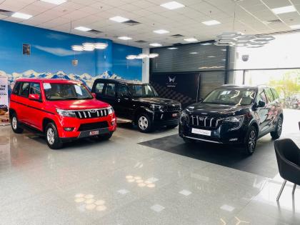 Car Insurance: Is insurance available if a new car gets into an accident right after leaving the showroom? Find out | शोरुममधून बाहेर पडताच नवीन कारचा अपघात झाला तर विमा मिळतो का? जाणून घ्या...