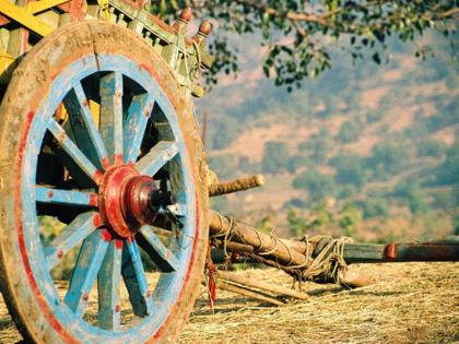 Due to the collision of the bullock cart, the workers were killed | बैलगाडी उलटुन झालेल्या अपघातात शेतमजूर ठार