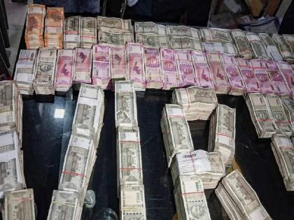 bengaluru atm guard stole 20 lakh cash from atm to marry girlfriend arrested | गर्लफ्रेंडसोबत लग्न करण्यासाठी सिक्युरिटी गार्डने ATM मधून केली 20 लाखांची चोरी!