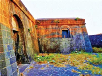 Forts in Mumbai in ruins; There is room for research, promotion and restoration! | मुंबईतील किल्ले भग्नावस्थेत; संशोधन, संवर्धनासह पुनर्प्रस्थापनेस वाव!