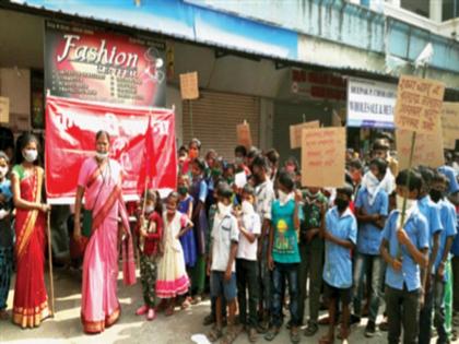 Hard workers march to start school | शाळा सुरू करण्यासाठी कष्टकऱ्यांचा मोर्चा