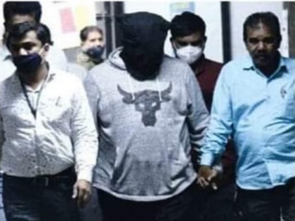 Scammer vishal phate in Big Bull's T-shirt surrender to police, official complaint of 81 people | 'बिगबुल'च्या टीशर्टमध्ये घोटाळेबाज पोलिसांना शरण, 81 जणांच्या अधिकृत तक्रारी 