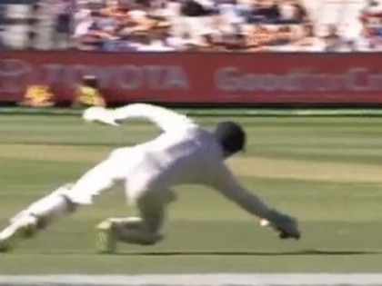 WATCH: Tim Paine drops Virat Kohli on 47 off Mitchell Starc's bowling on Day 1 of Ind-Aus 3rd Test at MCG | IND vs AUS 3rd Test : हुश्श्श.... 'असं' मिळालं विराट कोहलीला जीवदान; पाहा Video