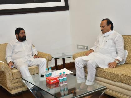 Heavy rains, schools, Almatti, Ashasevika?, Ajit Pawar read out a series of questions before the Chief Minister. | अतिवृष्टी, शाळा, आलमट्टी, आशासेविका?, अजित पवारांनी मुख्यमंत्र्यांपुढे लावली प्रश्नांची माळ