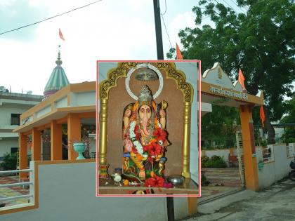 Everyone was shocked to see the original form of Ganesha idol in jalgaon | मंदिरातील गणेशमूर्तीचे समोर आलेले मूळ रूप पाहून सगळेच थक्क