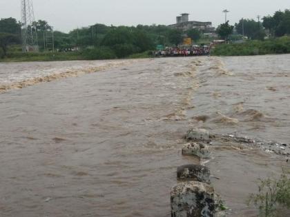 First flood in Kang river, loss of crops on 250 hectares | कांग नदीला आला पहिल्यांदा पूर, अडीचशे हेक्टरवरील पिकांचे नुकसान