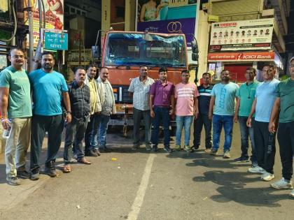 Rescue of 31 animals being chased by vehicle and taken to slaughter | वाहनांचा पाठलाग करून कत्तलीसाठी नेणाऱ्या ३१ जनावरांची सुटका