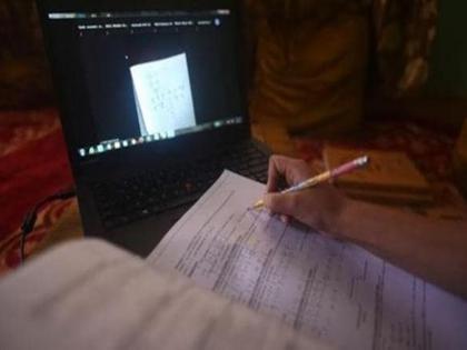 The porn video started while the online class was going on | ऑनलाइन वर्ग सुरू असताना लागला पॉर्न व्हिडीओ, पाेलिसांत गुन्हा