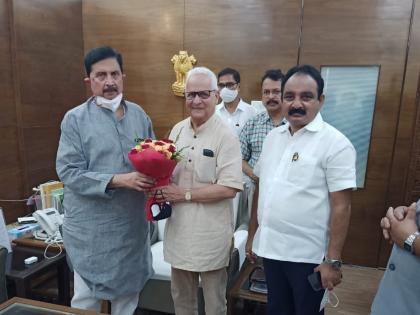 Hemant Takle has been appointed as the Honorary Advisor of VS Page Parliamentary Training Center | वि.स.पागे संसदीय प्रशिक्षण केंद्राच्या मानद सल्लागारपदी हेमंत टकले