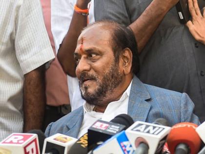 'Now the doors of Shiv Sena Bhavan are wide open, the leader's position is starting to be felt', Ramdas Kadam on uddhav Thackeray | Ramdas Kadam: 'आता शिवसेना भवनचे दरवाजे सताड उघडे, नेतेपदाची खिरापत वाटणं सुरुंय'