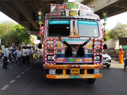 Accident: An old man died on the spot after being hit by a speeding truck | Accident: भरधाव ट्रकची दुचाकीला धडक, भीषण दुर्घटनेत वृद्धाचा जागीच मृत्यू