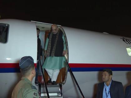 Amit Shah's plane suddenly landed in Guwahati, overnight stay there | अमित शहांचं विमान अचानक गुवाहटीत उतरलं, रात्रीचा मुक्कामही तिथेच