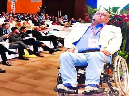 Sports association president Arvind Prabhu was denied entry to the plane due to his disability | दिव्यांग असल्याने क्रीडा संघटनेचे अध्यक्ष अरविंद प्रभू यांना विमानात नाकारला प्रवेश