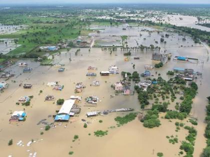 Vainganga Flood: Vainganga Kopli, water in houses and villages; Nana Patole's earnest request to the government | Vainganga Flood: वैनगंगा कोपली, घरात-गावात पाणीच पाणी; पटोलेंची सरकारला कळकळीची विनंती