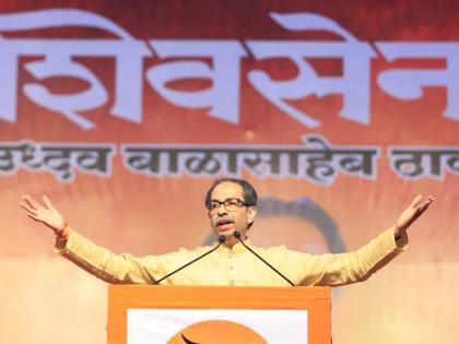 Some boxes should have been given to farmers: Uddhav Thackeray | काही खोके शेतकऱ्यांना द्यायला हवे होते, ठाकरेंनी काढला चिमटा