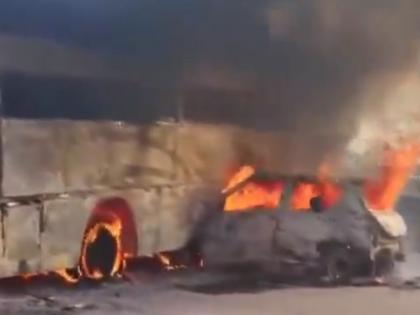 Bus hits divide, car comes from behind; 5 killed in horrific accident in mathura fire bus | डिव्हाईडरवर आदळली बस, मागून आली कार; भीषण अपघातात ५ ठार