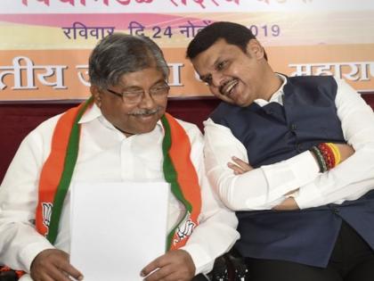 'Chandrakant Patil is different, everything is funny overall', sanjay raut on bjp on shiv sena | 'चंद्रकांत पाटील यांची वेगळीच तऱ्हाय, एकंदरीत सगळीच गंमतय'