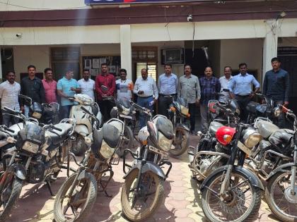 Pandharpur, two people who were running motorcycles from Solapur are in police custody | पंढरपूर, सोलापुरातून मोटरसायकल पळवणारे दोघेजण पोलिसांच्या ताब्यात 