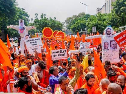 Demonstrations of Hindu saints in Delhi | दिल्लीत हिंदू संतांची निदर्शने