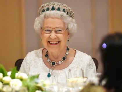 Queen Elizabeth had been using e-mail since 1976 | १९७६ पासून राणी एलिझाबेथ वापरत होत्या ई-मेल