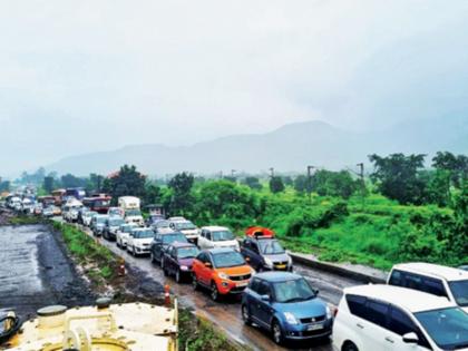 Disturbance even on the return journey; Confusion on the Mumbai-Goa highway, railways too at a snail's pace | परतीच्या प्रवासातही विघ्न; मुंबई-गोवा महामार्गावर कोंडी, रेल्वेही कासवगतीने