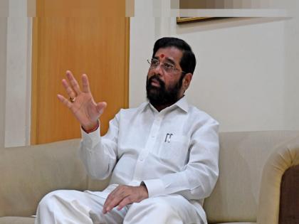 Chief Minister's Eknath Shinde meeting with Thane District Collector of thane for pathole | खड्ड्यांवरुन अधिकाऱ्यांची कानउघाडणी, मुख्यमंत्र्यांची ठाणे जिल्हाधिकाऱ्यांसोबत बैठक