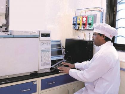 Queue of food samples at FDA labs | एफडीएच्या लॅबमध्ये लागली खाद्यपदार्थांच्या नमुन्यांची रांग