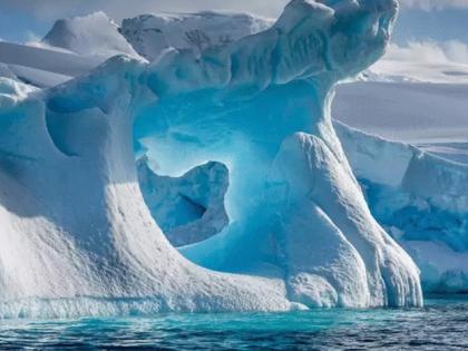 Glacier cracks in Antarctic sea, water level to rise by 25 percent | अंटार्क्टिका समुद्रात हिमनगाला मोठा तडा, पाणी पातळी 25 इंचानी वाढणार?