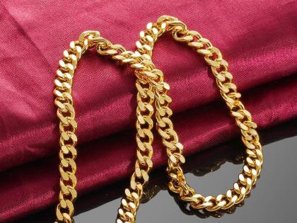 In Goa, people cheated the elderly on the pretext of gold chains, and people choked them | गोव्यात सोनसाखळी पॉलिशच्या बहाण्याने वृध्देला फसविले; लोकांनी बेदम चोपले