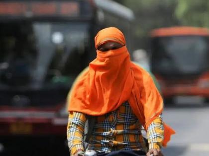 Mercury drops due to clouds but heat continues; The night temperature soared | ढगांमुळे पारा घटला पण उकाडा देताे त्रास; रात्रीचे तापमान उसळले