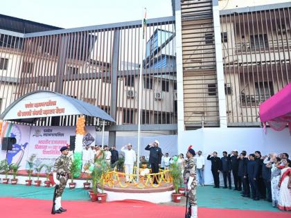 Flag Hoisting at Panvel Municipal Headquarters on the occasion of Republic Day | प्रजासत्ताकदिनानिमित्ताने पनवेल महापालिका मुख्यालयात ध्वजारोहण