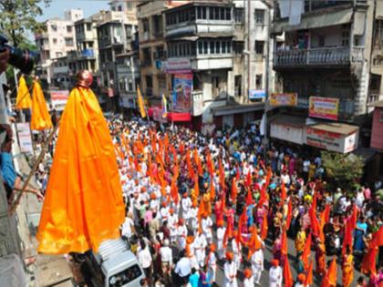 Prabhat adorned with sound, dance, mantras; The New Year begins with processions in traditional costumes | नाद, नृत्य, मंत्रांनी सजली प्रभात; पारंपरिक वेशभूषेतील मिरवणुकांनी नववर्षाचा प्रारंभ