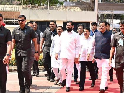 2 party MLAs like Athawale came there, laughter in the hall after Eknath Shinde says and Fadnavis said... | 'आठवलेंसारख्या पक्षाचे २ आमदार आले तिकडे', सभागृहात हशा अन् फडणवीस म्हणाले...