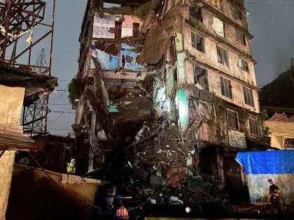 Buildin Collapse: Unfortunately... part of the building collapsed, 8 families from the building were safely evacuated in mumbra thane | Buildin Collapse: नशिबच... इमारतीचा काही भाग कोसळला, बिल्डींंगमधील 8 कुटुंब सुखरुप बाहेर काढले