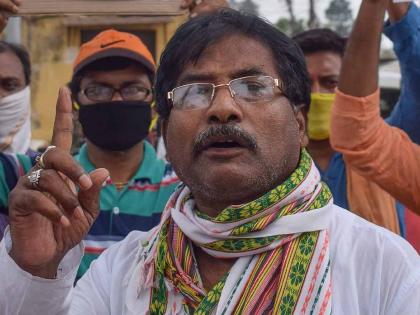 The Kashmir Files: Bomb attack on BJP MP returning from 'The Kashmir Files' in west bengal MP jagannath sarkar | The Kashmir Files: 'द काश्मीर फाईल्स' पाहून परतणाऱ्या भाजप खासदारावर बॉम्ब हल्ला