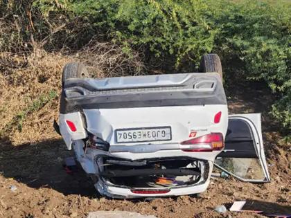 Buffalo hits BJP MLA's car in gujrat dharoji; The car overturned, the bike rider was also injured in Upleta | भाजपा आमदाराच्या कारला धडकली म्हैस; गाडीची पलटी, दुचाकीस्वारही जखमी