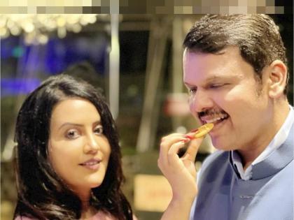 Amruta Fadanvis: Amruta Fadnavis wishes Devendra 'advalani', sweet jilebi message of development | Amruta Fadanvis: पती देवेंद्रांना अमृता फडणवीसांच्या 'आडवळणी' शुभेच्छा, विकासाचा गोड संदेश