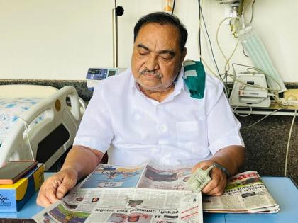 Eknath Khadse's condition is in good health, information was shared by sharing a photo of him reading a paper | एकनाथ खडसेंची प्रकृती ठणठणीत, पेपर वाचतानाचा फोटो शेअर करत दिली माहिती