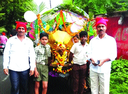 Corona epidemic looms over coconut full moon festival | नारळी पौर्णिमा सणावर कोरोना महामारीचे सावट