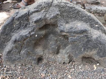 Sculpture of Gajalakshmi found in Latur; Parvani for the study of idolatry | लातुरात आढळले गजलक्ष्मीचे शिल्प; मूर्तीशास्त्रीच्या अभ्यासासाठी पर्वणी