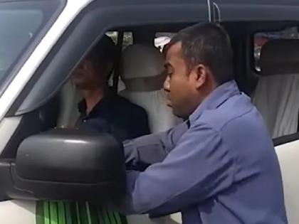 Video: Datta got a dog instead of his name on the ration card, he protested in front of the authorities in west bengal bakunda district, video goes viral | Video: रेशन कार्डवर दत्ता नावाऐवजी कुत्ता झालं, अधिकाऱ्यांसमोर भो.. भो.. करत युवकाचा संताप