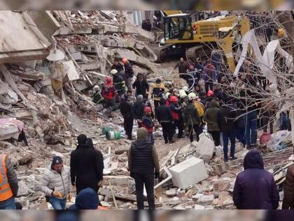 Miracle... after nine days out of the rubble alive in turkey earthquake | चमत्कारच म्हणा ना... नऊ दिवसांनी ढिगाऱ्यातून महिला जिवंत बाहेर!