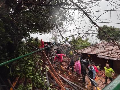 There was a loud noise, and in a moment the roof was on | मोठा आवाज झाला, अन् क्षणात छप्पर अंगावर