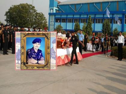 Why is this the price of child sacrifice? The parents of the martyred jawan returned the gallantry medal in gujrat | हाच का बलिदानाचा सन्मान?; शहीद जवानाच्या संतप्त माता-पित्याने परत केलं शौर्य पदक