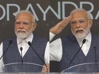 Video: Tears welled up in Prime Minister PM Modi's eyes while addressing ISRO scientists | Video: इस्रोच्या शास्त्रज्ञांपुढे भाषण करताना PM भावूक, मोदींच्या डोळ्यात आनंदाश्रू