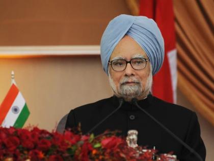 ‘The country has only once again given Dr. 6 months. Give it to Manmohan Singh, congress leader tweet | 'देश फक्त 6 महिन्यांसाठी पुन्हा एकदा डॉ. मनमोहन सिंगांच्या हाती द्या'