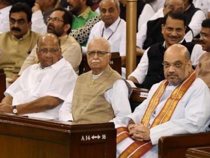 Sharad Pawar: Sharad Pawar showed the Parliament House directly on the question on 'Equal Civil Code' | Sharad pawar: 'समान नागरी कायद्या'वरील प्रश्नावर शरद पवारांनी दाखवलं थेट संसद भवन