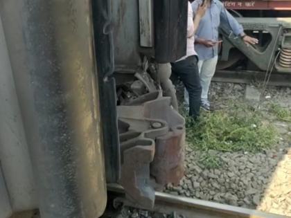 Janshatabdi Express bogie malfunction, repairs done at Manmad station | जनशताब्दी एक्सप्रेसच्या बोगीत बिघाड, सुदैवाने अनर्थ टळला; मनमाडमध्ये दुरुस्ती