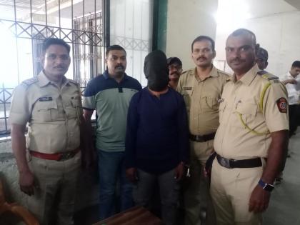 Thieves who stabbed a woman and snatched her mangalsutra in the net of the police | महिलेवर वार करुन मंगळसूत्र हिसकावणारा चोरटा पोलिसांच्या जाळ्यात