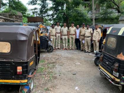 RTO, police action fined four and a half lakhs; 16 rickshaws seized | आरटीओ, पोलिसांच्या कारवाईत साडेचार लाखांचा दंड वसूल; १६ रिक्षा जप्त